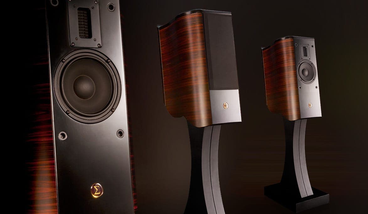 Diffusori hi-fi Sigma Acoustics con il mobile in legno